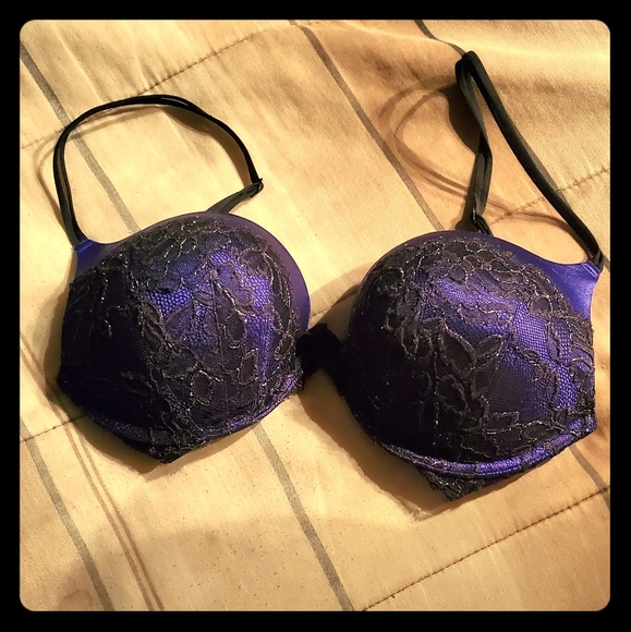 Victoria Secret Bombshell Bra - Picture 1 of 4